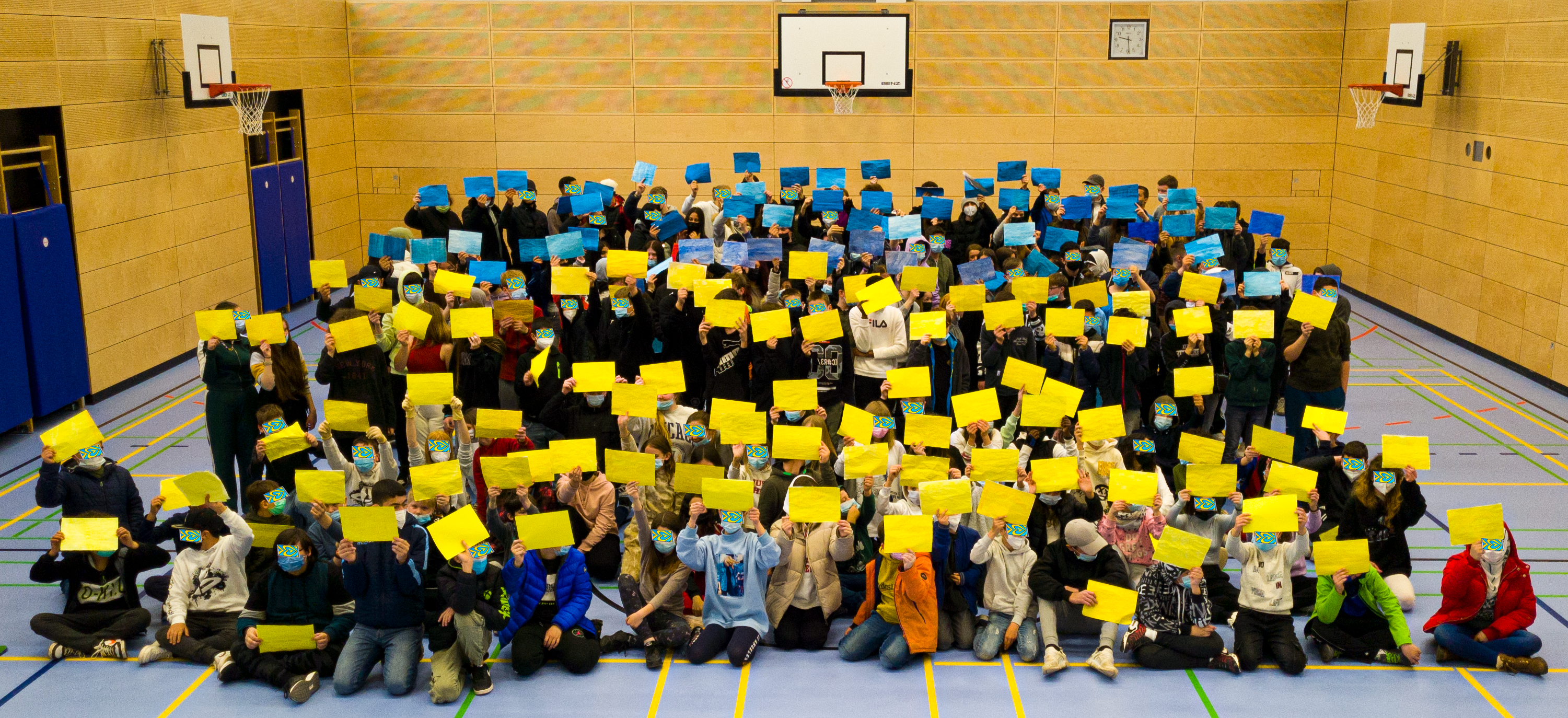 tl_files/fM_k0002/Bilder/Aktionstag Ukraine/Flagge 2 zen.png